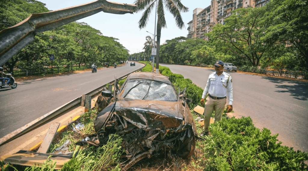 Traffic accident scene at Navi Mumbai signal where events took unexpected turn