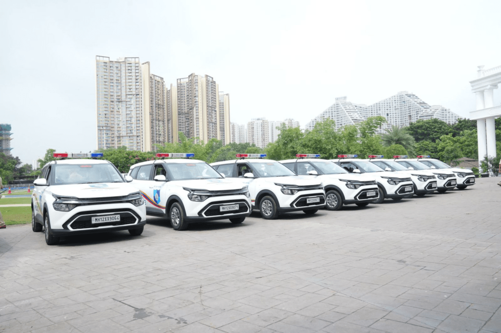 Residential street scene as police confirm car location during investigation